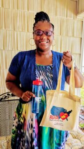 Vennetta Lasiter holding bag