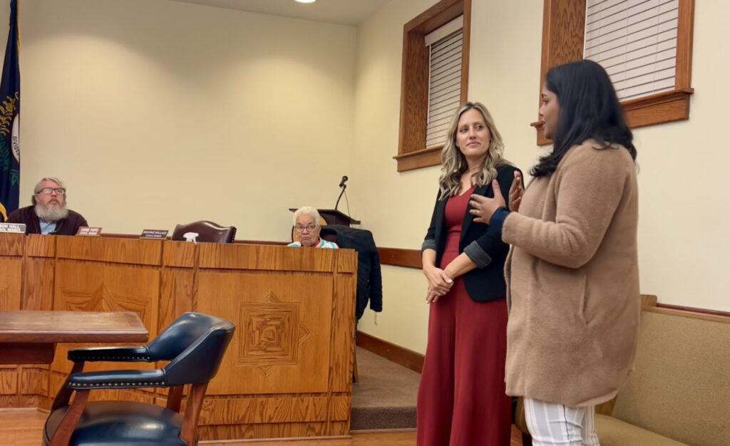Dr. Stephanie Boone and Stephie Abraham giving presentation